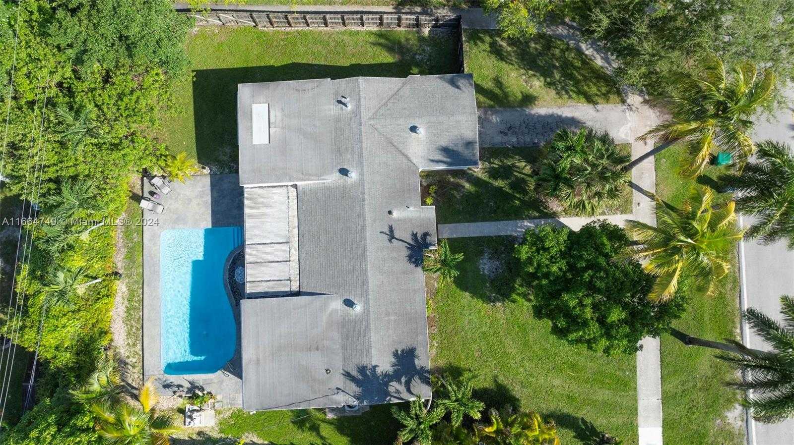 Small Image of 19700 FRANJO, Cutler Bay Number 34