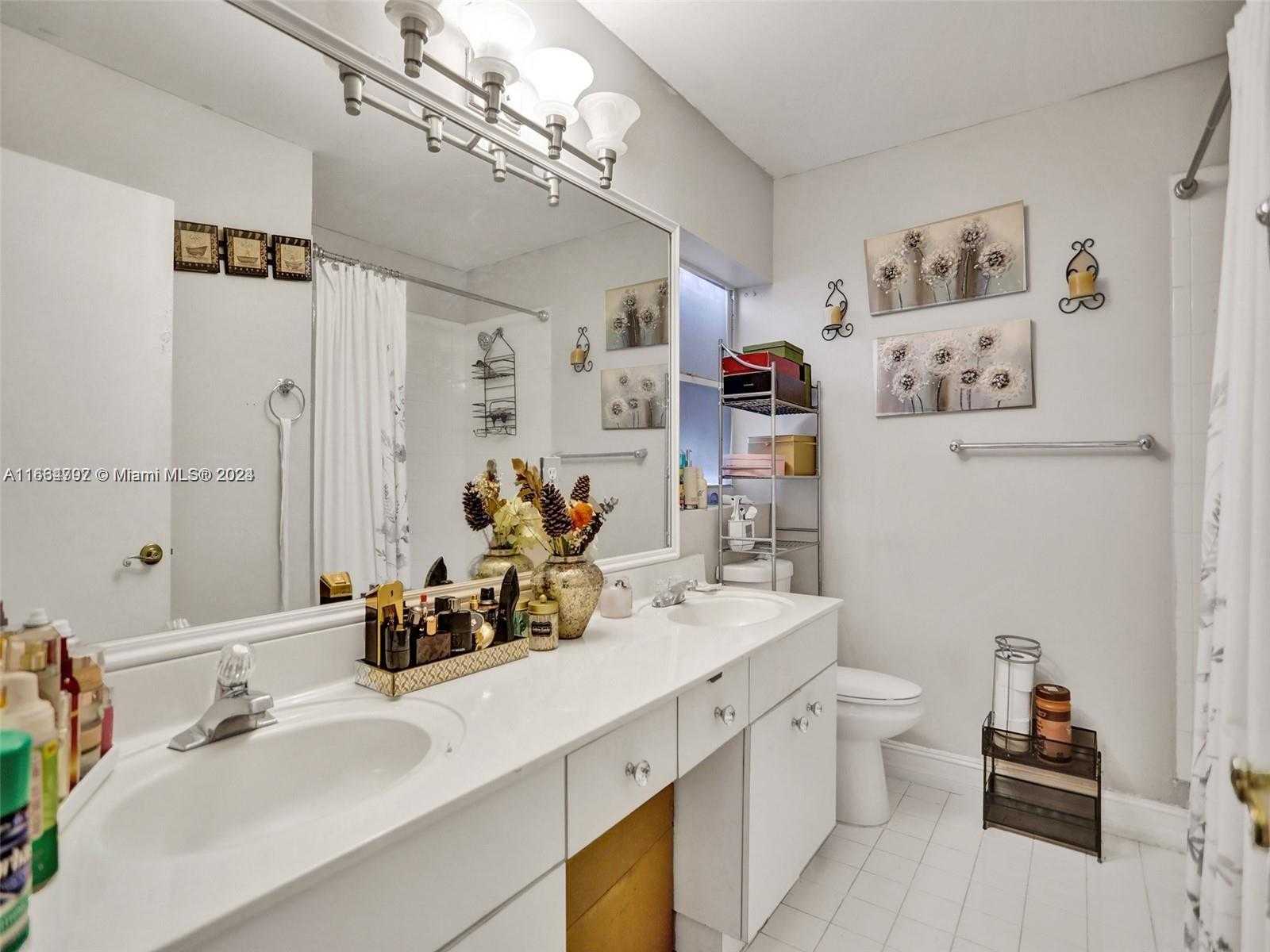 Small Image of 9801 SOUTH WEST 3RD ST, Pembroke Pines Number 13