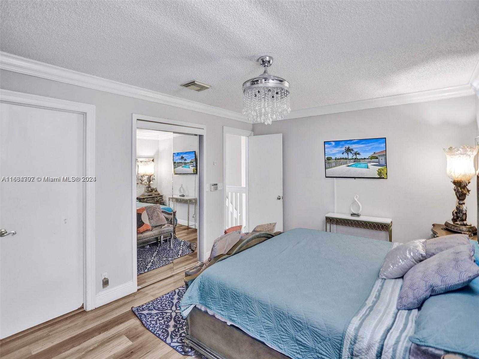 Small Image of 9801 SOUTH WEST 3RD ST, Pembroke Pines Number 16