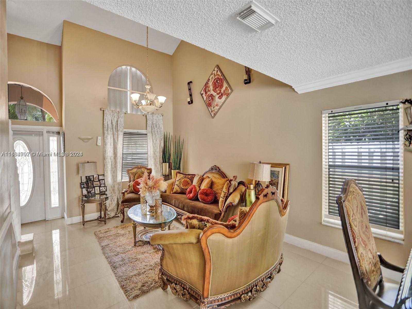 Small Image of 9801 SOUTH WEST 3RD ST, Pembroke Pines Number 22