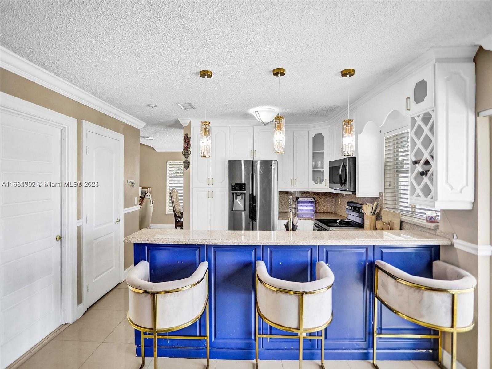 Small Image of 9801 SOUTH WEST 3RD ST, Pembroke Pines Number 25
