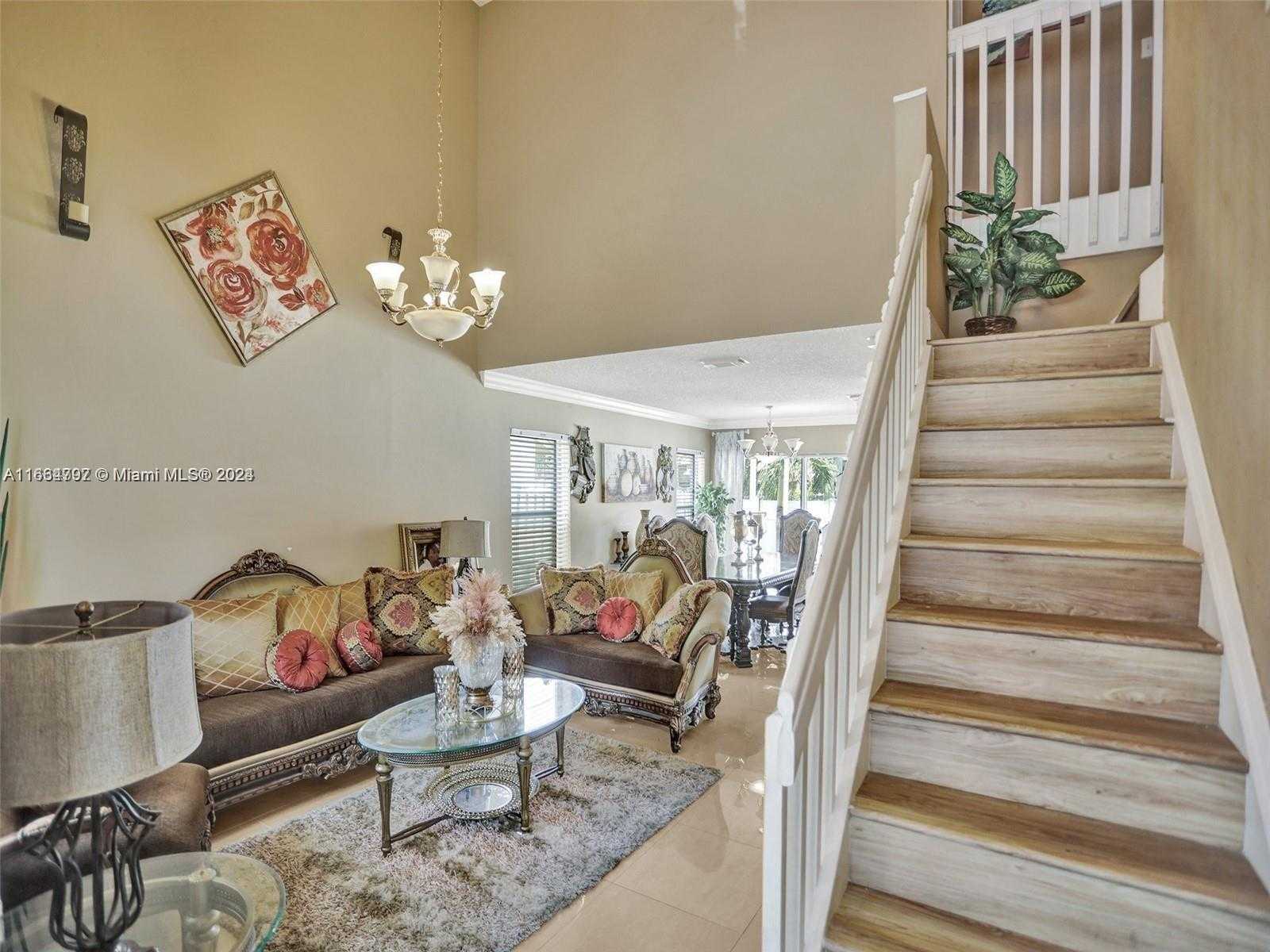 Small Image of 9801 SOUTH WEST 3RD ST, Pembroke Pines Number 4