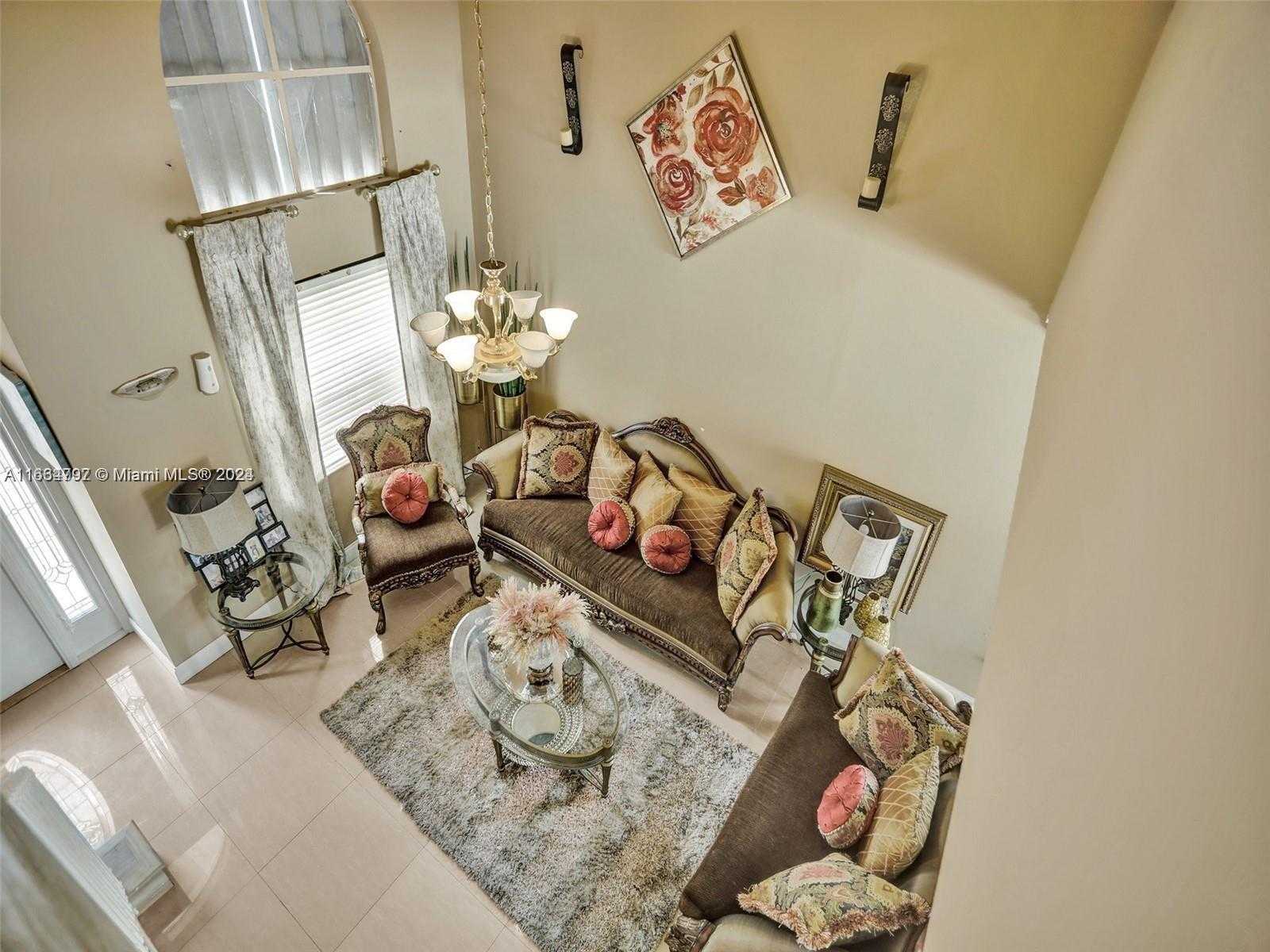 Small Image of 9801 SOUTH WEST 3RD ST, Pembroke Pines Number 5