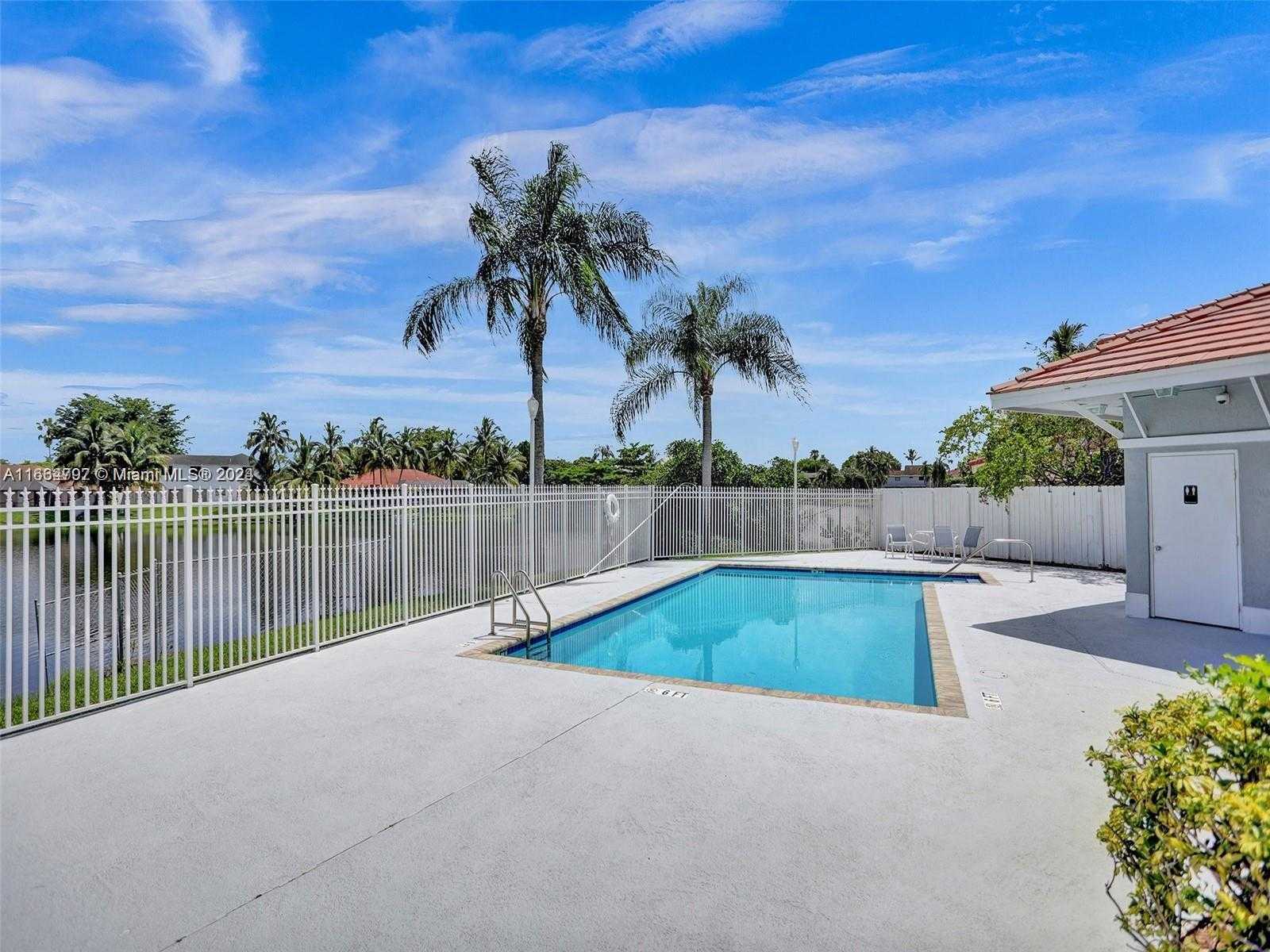 Small Image of 9801 SOUTH WEST 3RD ST, Pembroke Pines Number 6