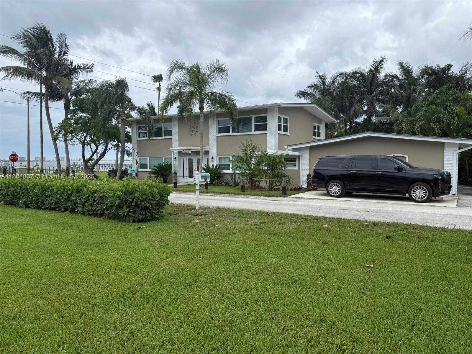 Small Image of 13549 SOUTH INDIAN RIVER DR, Jensen Beach Number 2