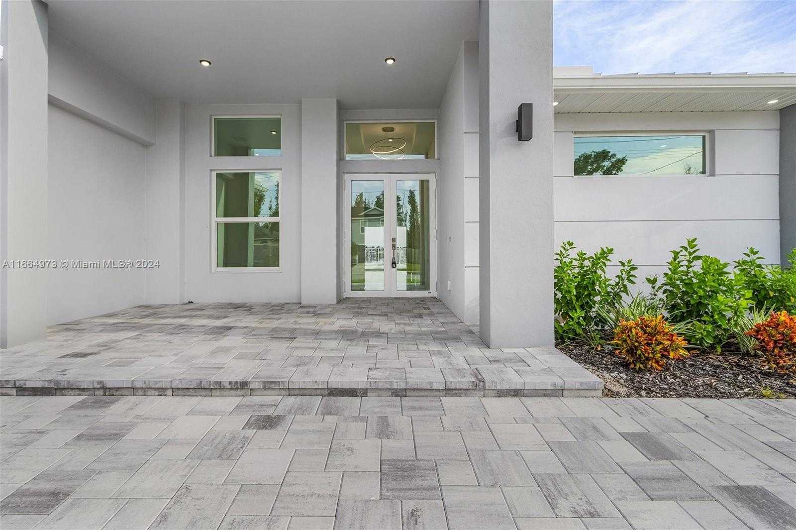 Small Image of 2207 SOUTH WEST 32TH ST, Cape Coral Number 4