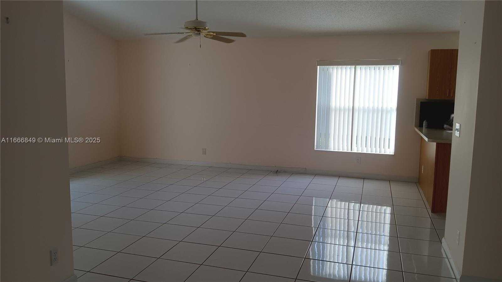 Small Image of 5127 ROBINO CIR, West Palm Beach Number 22