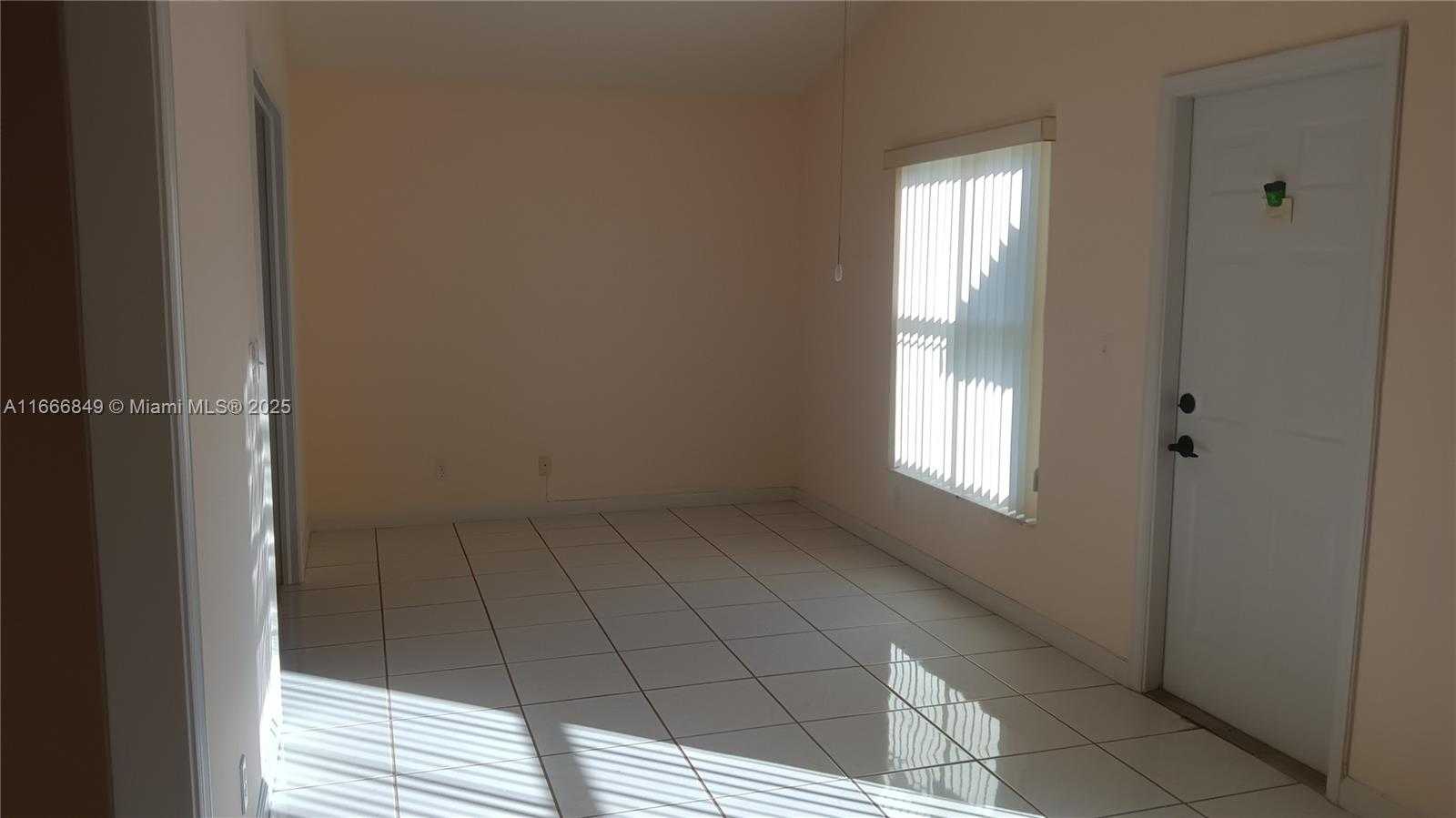 Small Image of 5127 ROBINO CIR, West Palm Beach Number 24