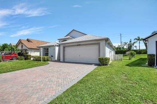 Small Image of 5127 ROBINO CIR, West Palm Beach Number 28