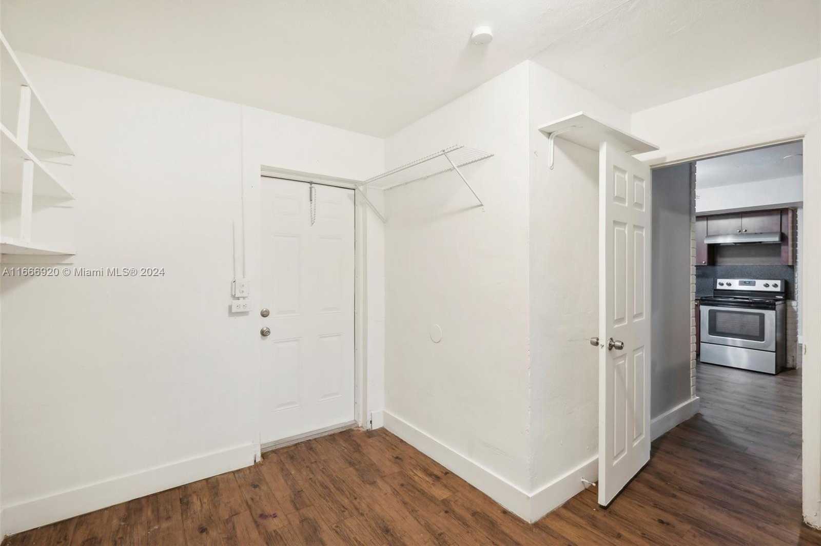Small Image of 5801 ROYAL PALM BLVD, Margate Number 11