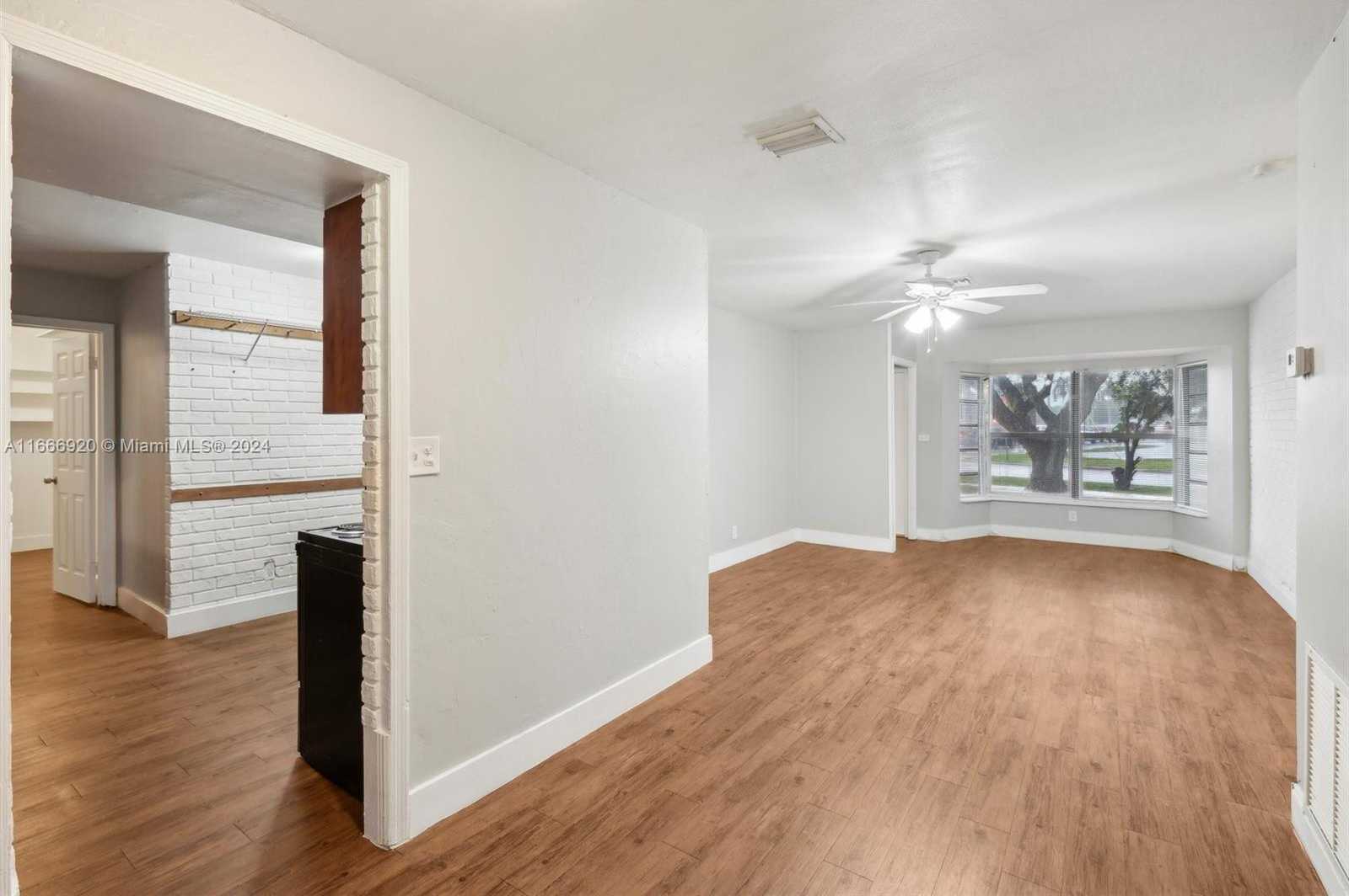 Small Image of 5801 ROYAL PALM BLVD, Margate Number 2