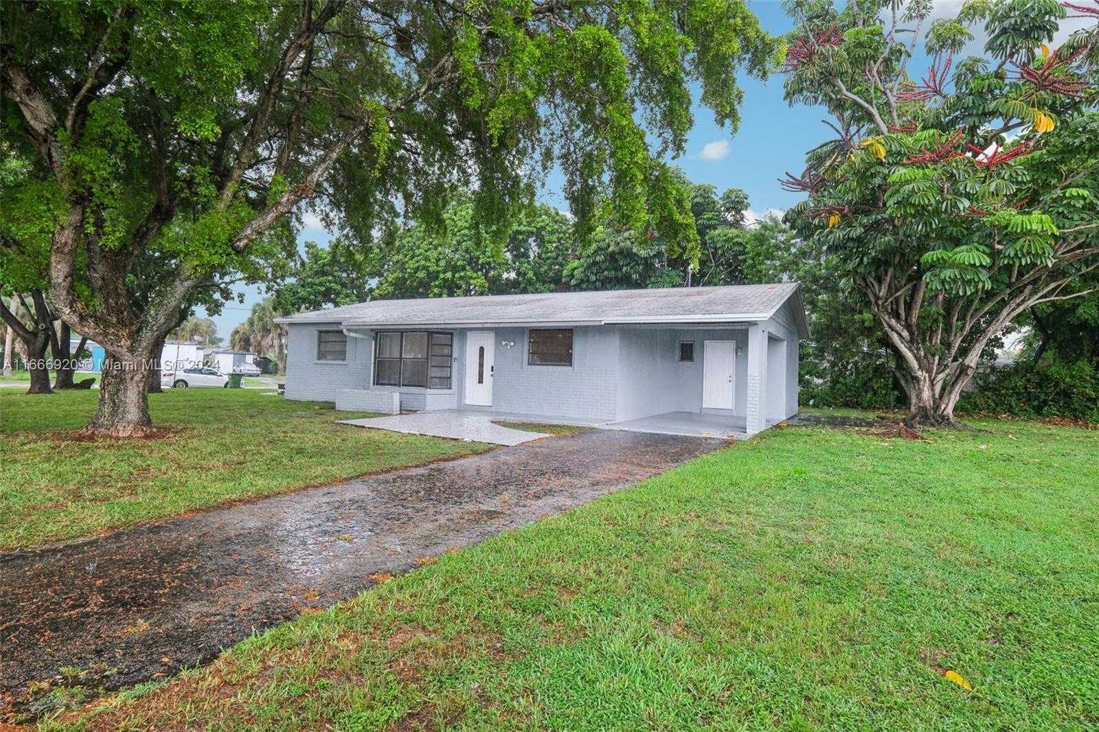 Small Image of 5801 ROYAL PALM BLVD, Margate Number 24