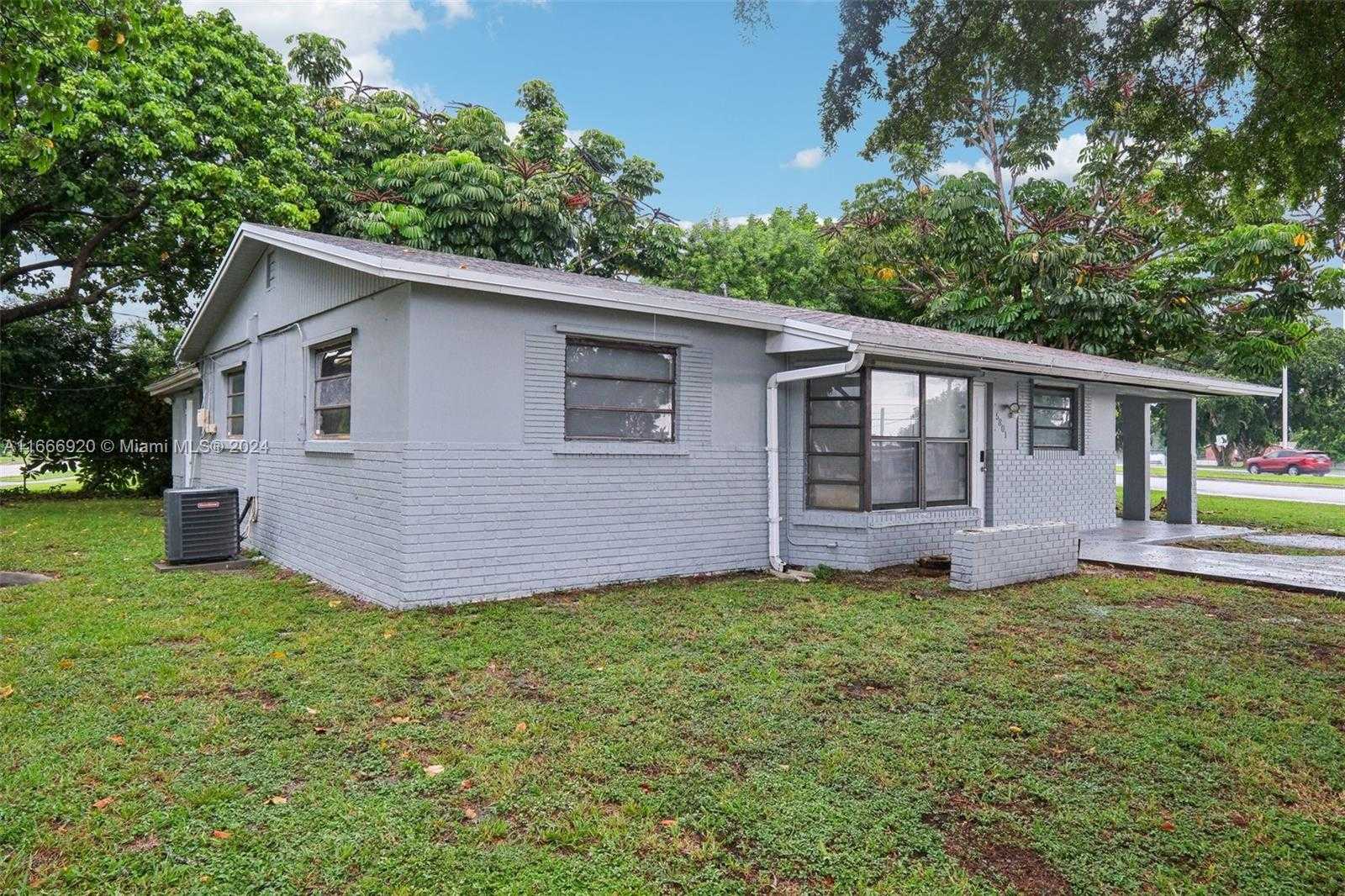 Small Image of 5801 ROYAL PALM BLVD, Margate Number 26