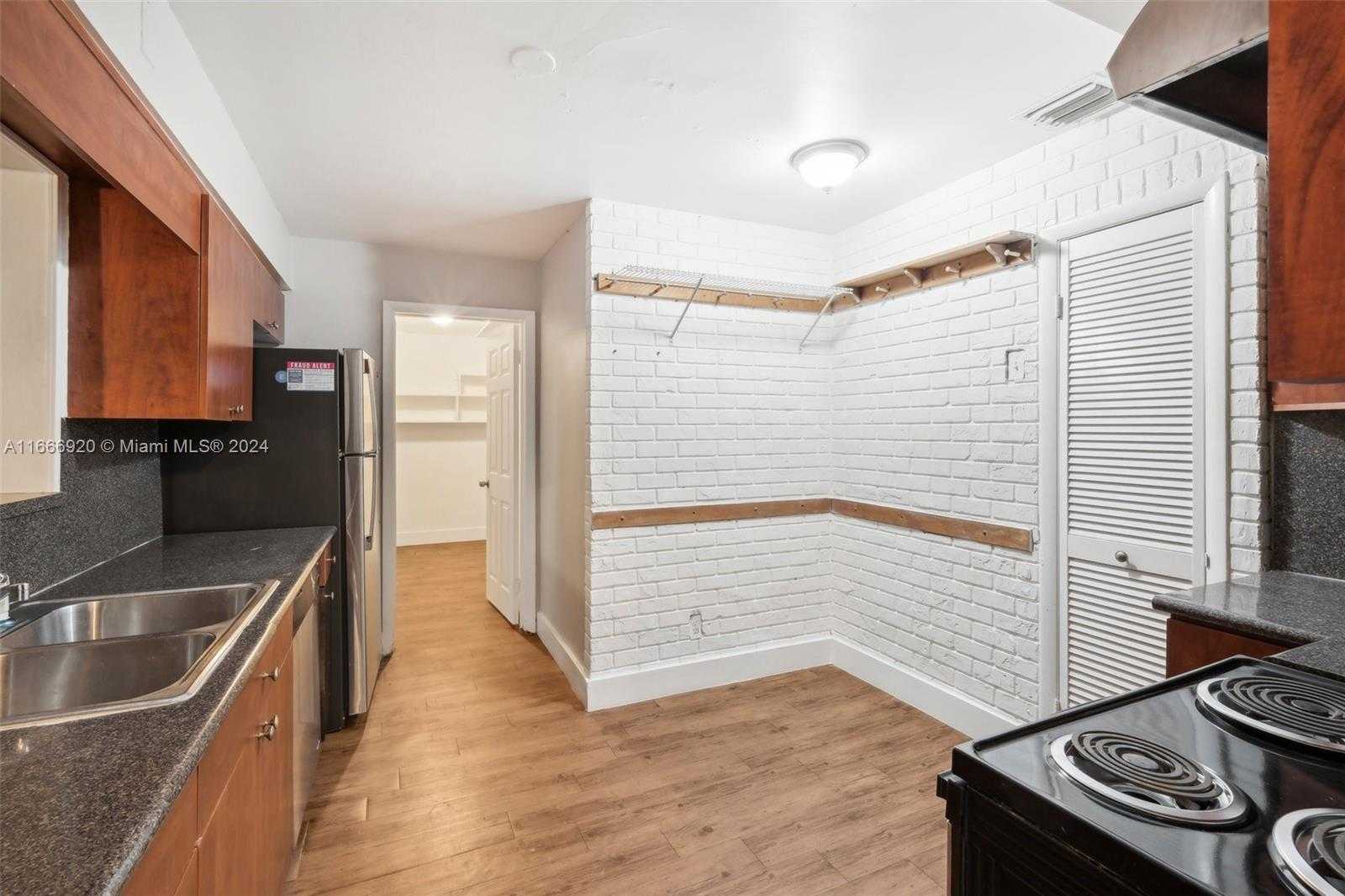 Small Image of 5801 ROYAL PALM BLVD, Margate Number 8
