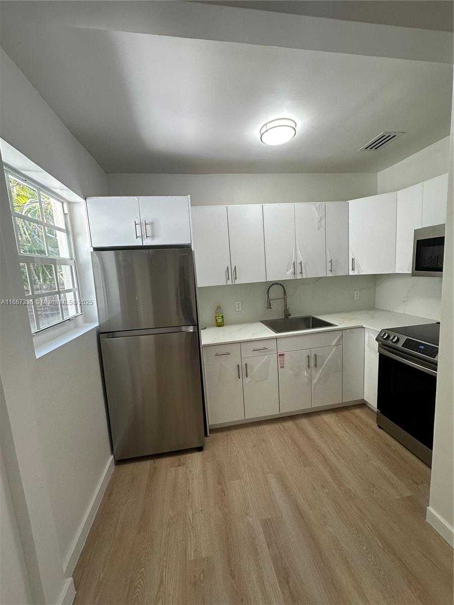 Small Image of 4725 NORTH EAST MIAMI CT, Miami Number 10