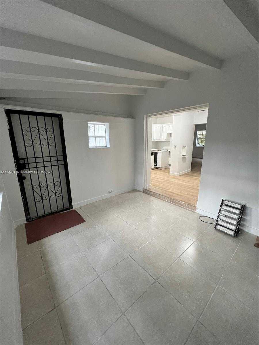 Small Image of 4725 NORTH EAST MIAMI CT, Miami Number 11