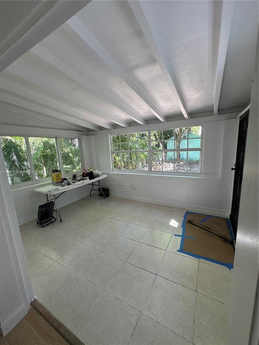 Small Image of 4725 NORTH EAST MIAMI CT, Miami Number 12