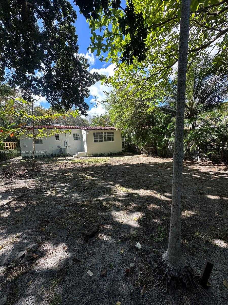 Small Image of 4725 NORTH EAST MIAMI CT, Miami Number 15