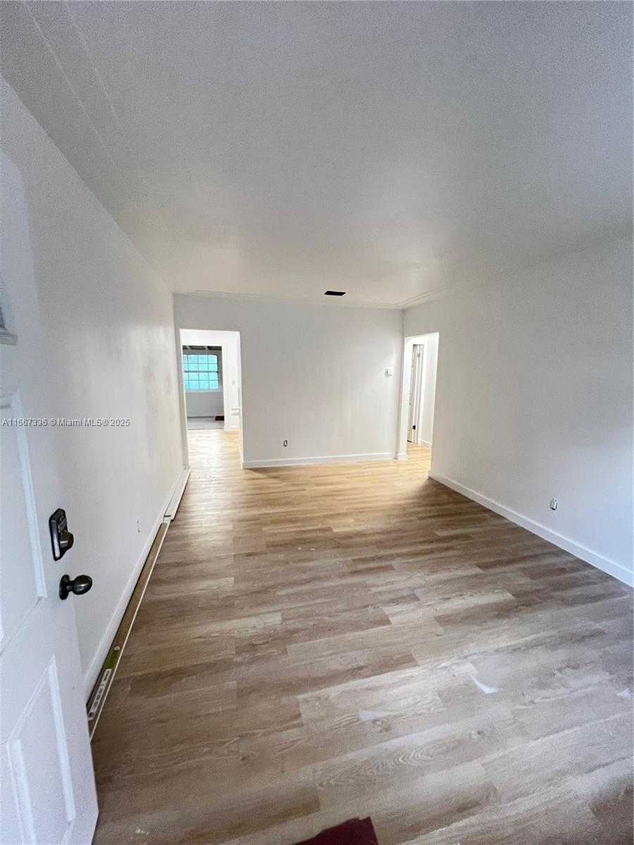 Small Image of 4725 NORTH EAST MIAMI CT, Miami Number 2