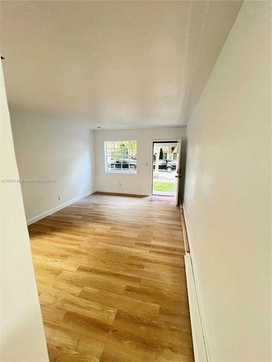 Small Image of 4725 NORTH EAST MIAMI CT, Miami Number 3