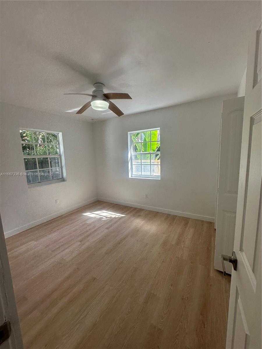 Small Image of 4725 NORTH EAST MIAMI CT, Miami Number 6