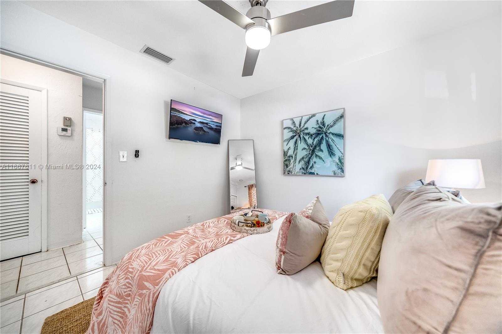 Small Image of 1574 NORTH EAST 38TH ST, Oakland Park Number 13