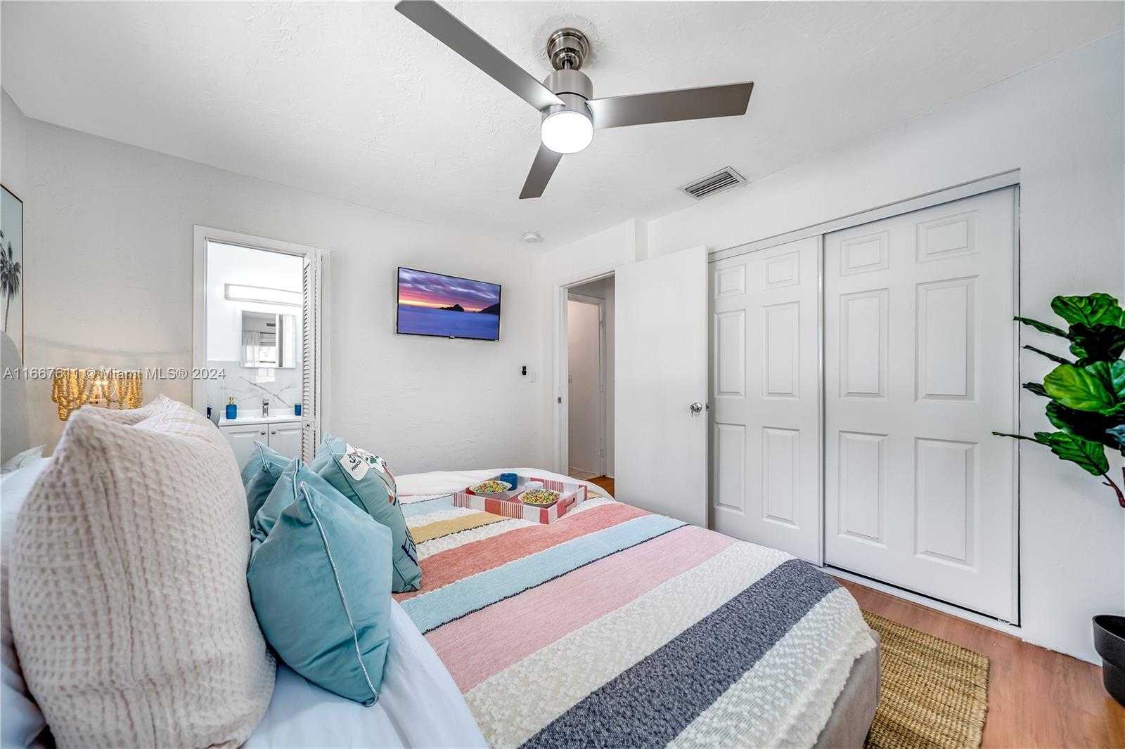 Small Image of 1574 NORTH EAST 38TH ST, Oakland Park Number 8