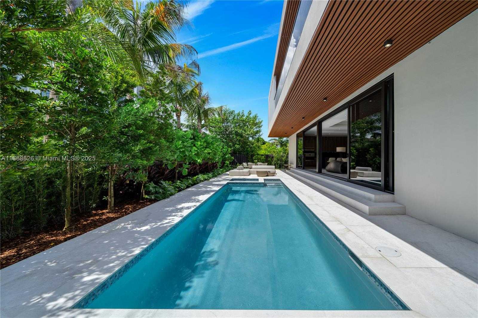 Small Image of 262 189TH TER, Sunny Isles Beach Number 12