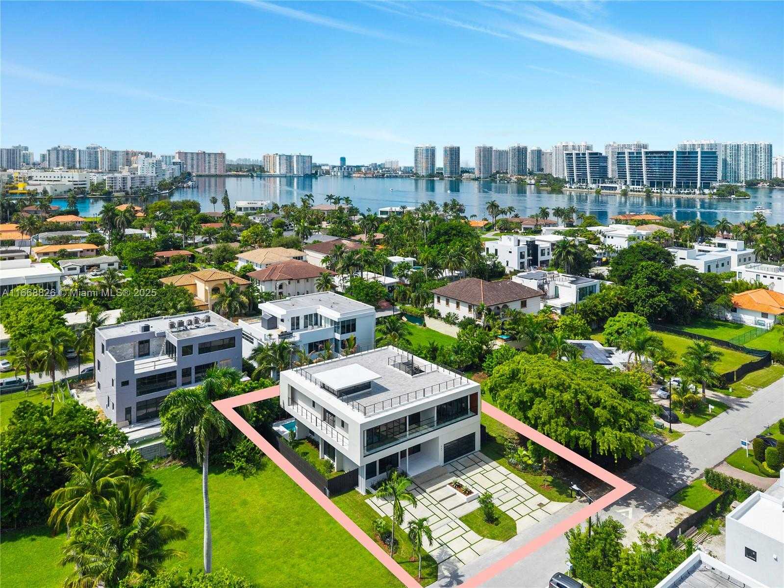 Small Image of 262 189TH TER, Sunny Isles Beach Number 13