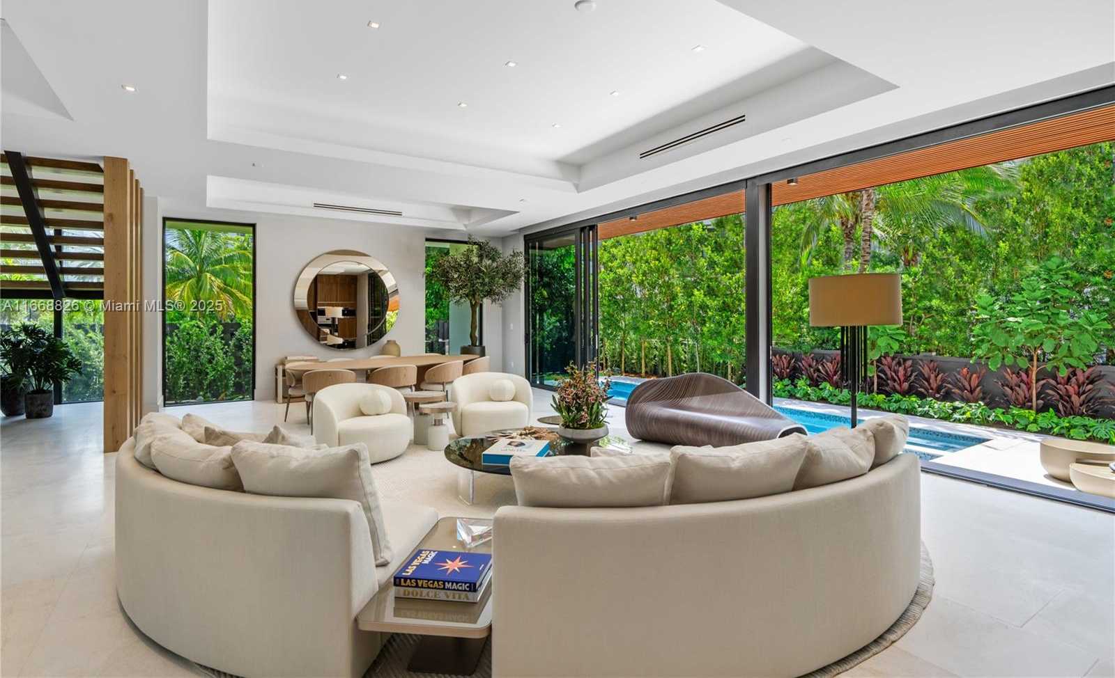 Small Image of 262 189TH TER, Sunny Isles Beach Number 2