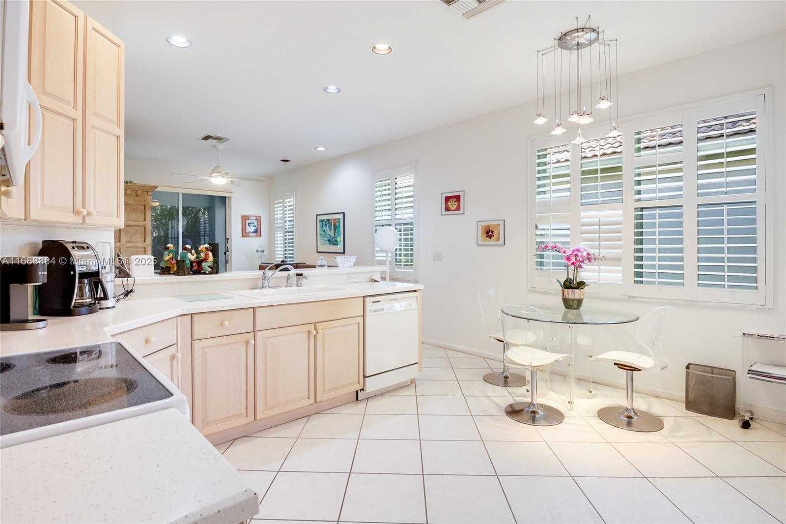 Small Image of 12832 CORAL LAKES DR, Boynton Beach Number 17