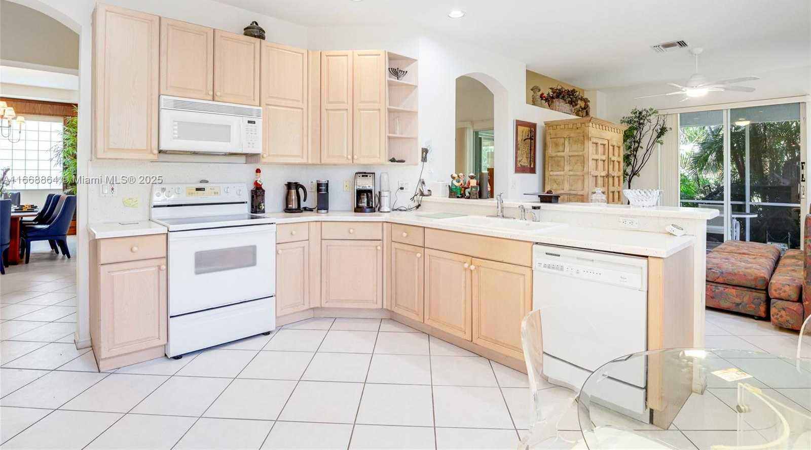 Small Image of 12832 CORAL LAKES DR, Boynton Beach Number 18