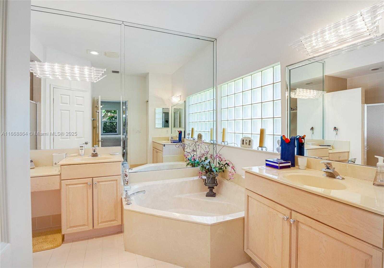 Small Image of 12832 CORAL LAKES DR, Boynton Beach Number 26