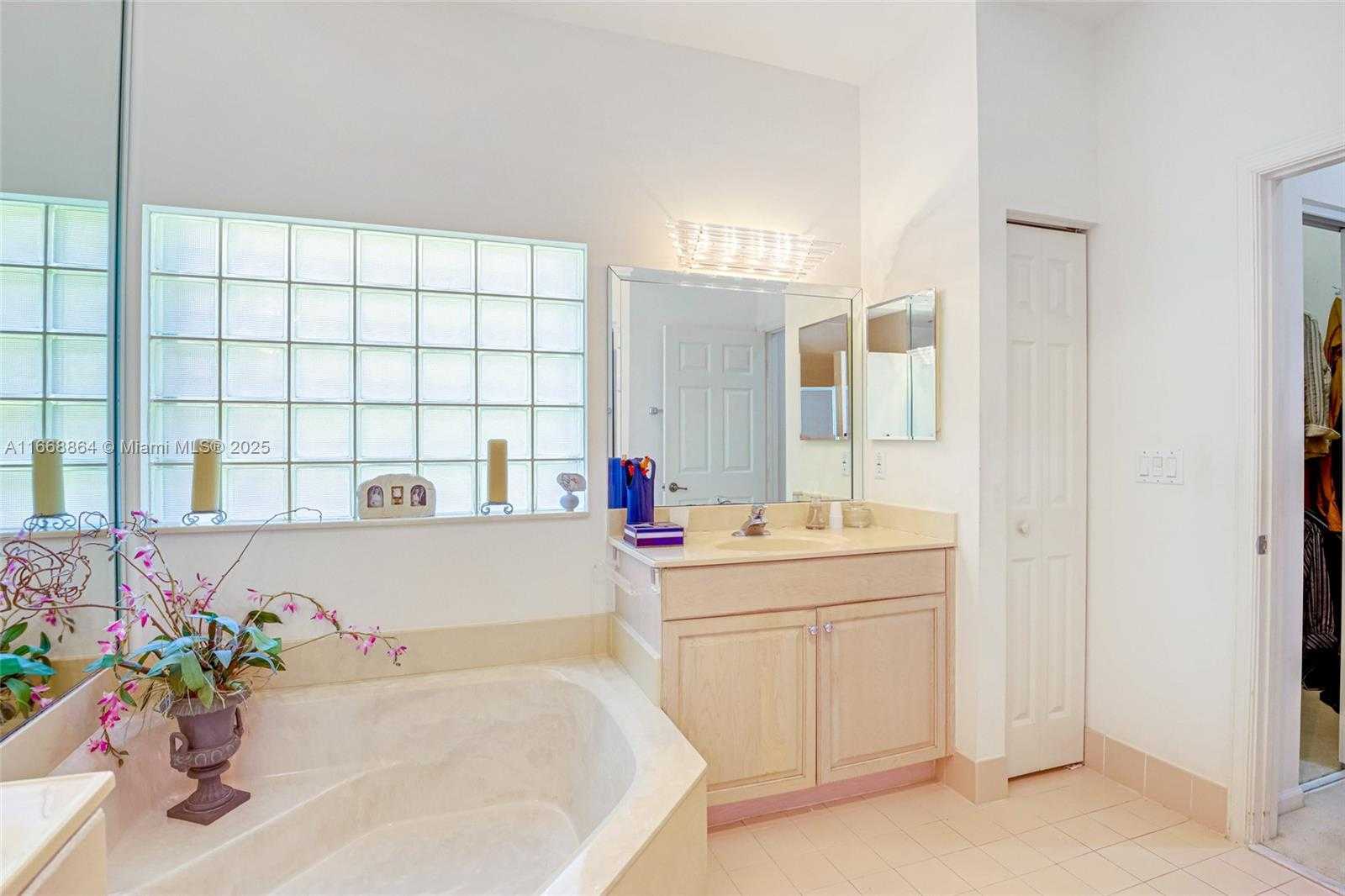 Small Image of 12832 CORAL LAKES DR, Boynton Beach Number 28
