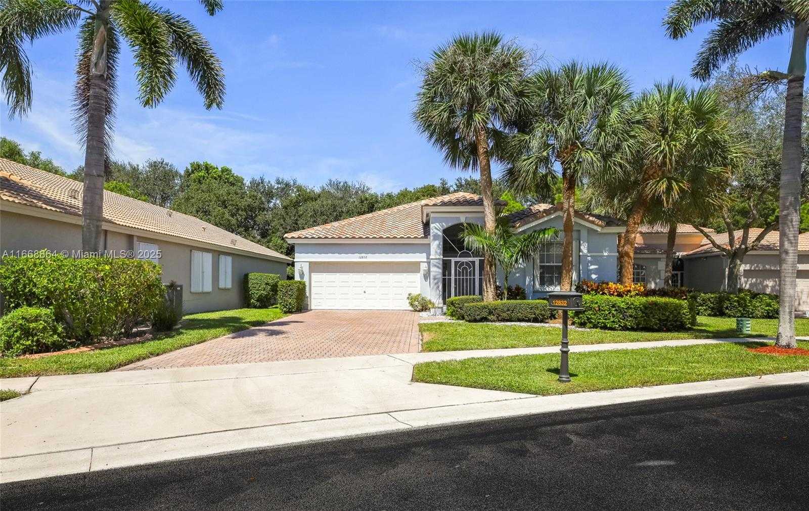 Small Image of 12832 CORAL LAKES DR, Boynton Beach Number 3