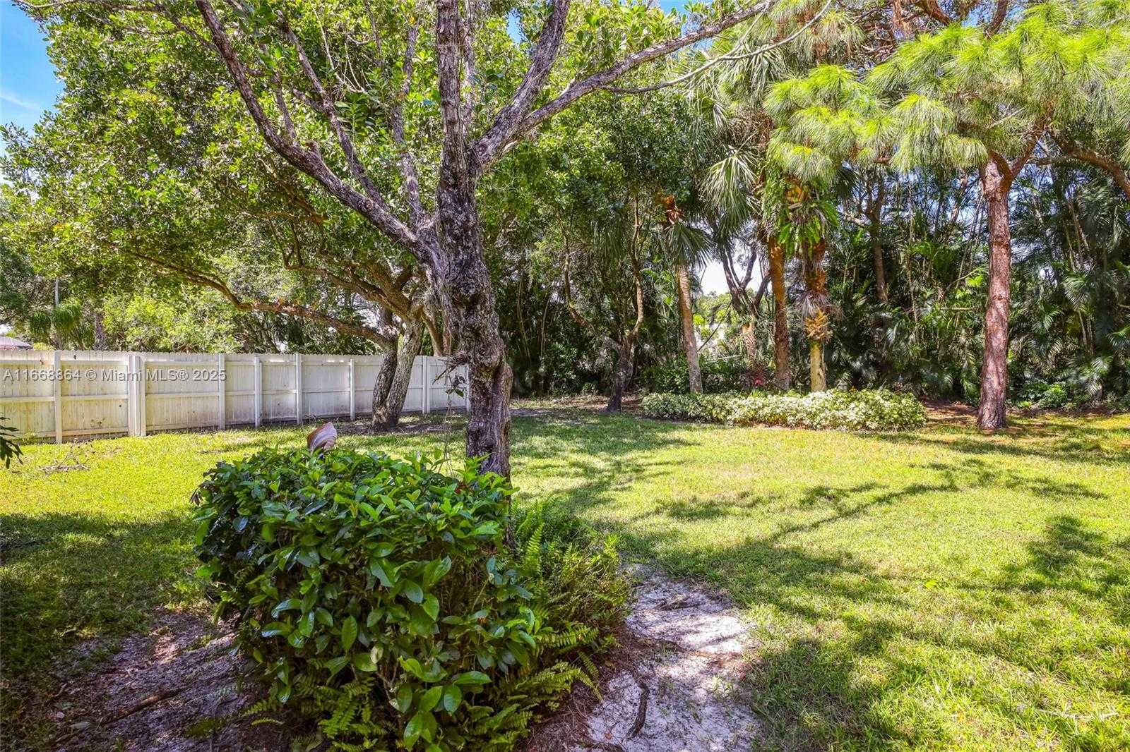 Small Image of 12832 CORAL LAKES DR, Boynton Beach Number 38