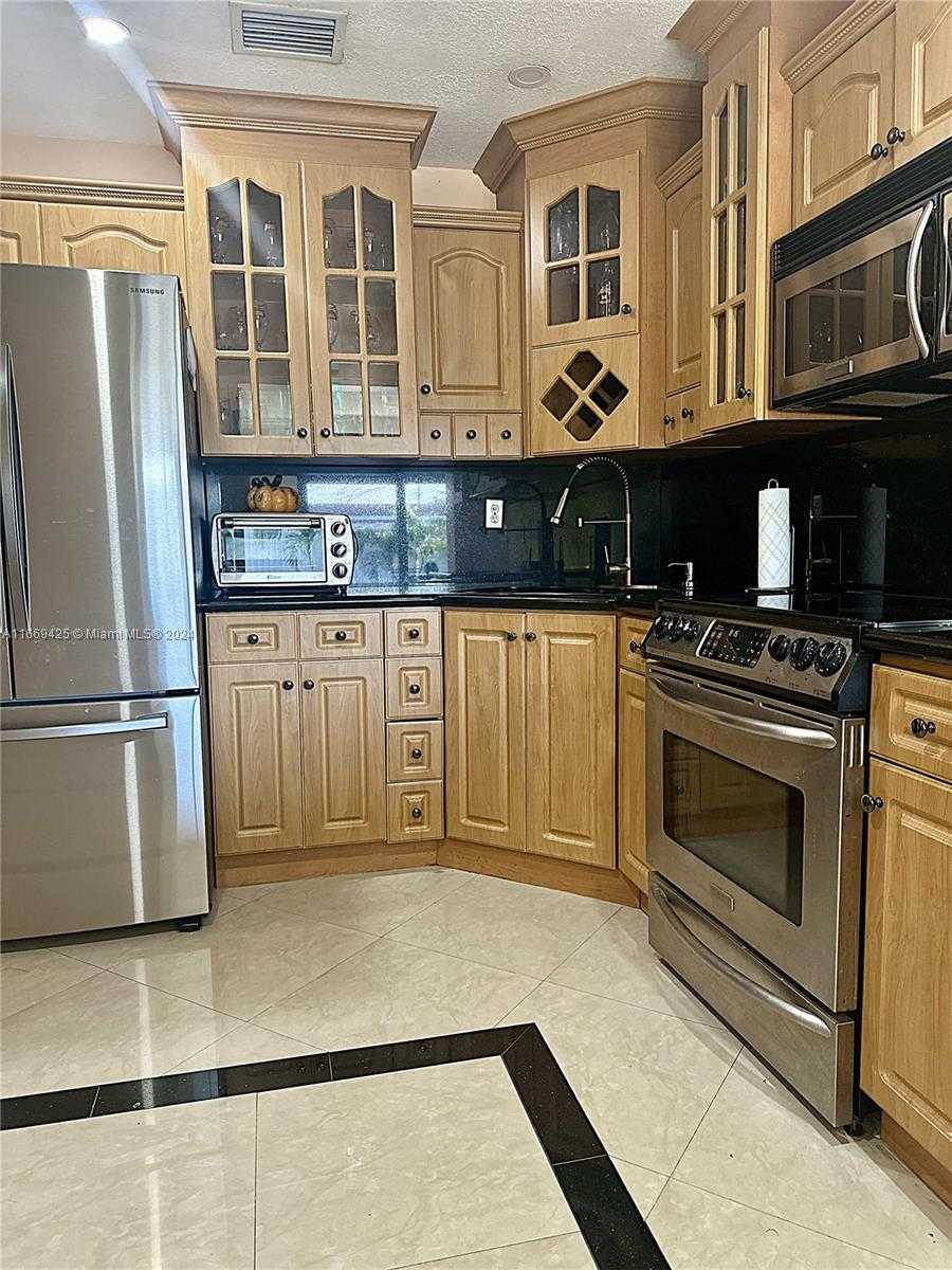 Small Image of 1214 WEST 80TH ST, Hialeah Number 10