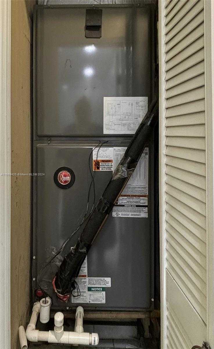 Small Image of 1214 WEST 80TH ST, Hialeah Number 25