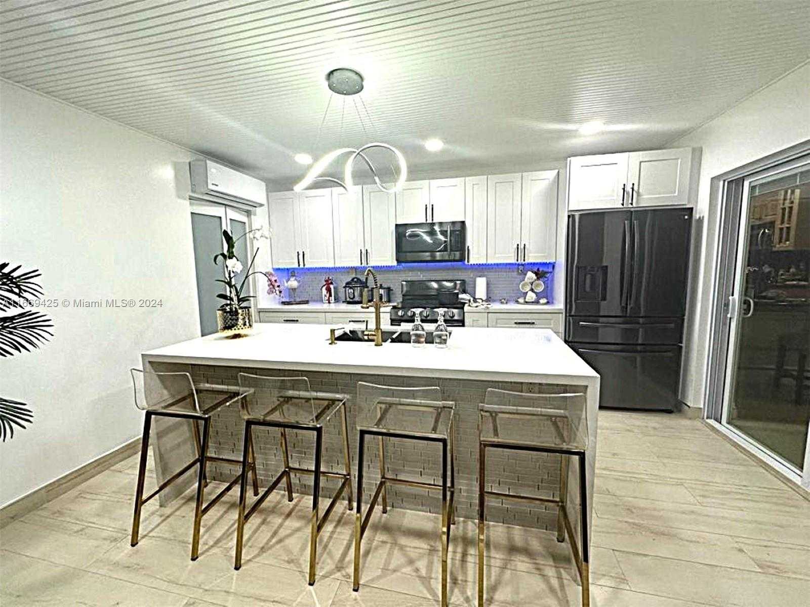Small Image of 1214 WEST 80TH ST, Hialeah Number 5