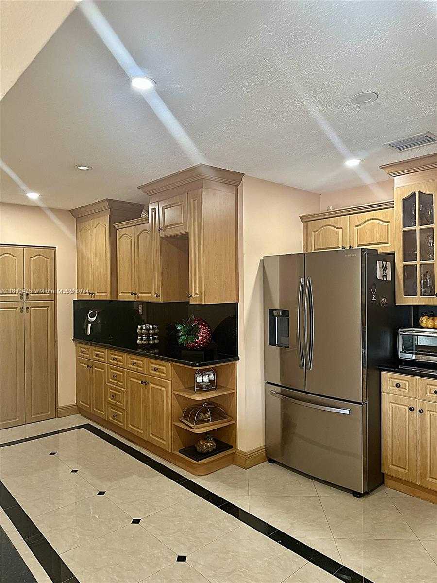 Small Image of 1214 WEST 80TH ST, Hialeah Number 9