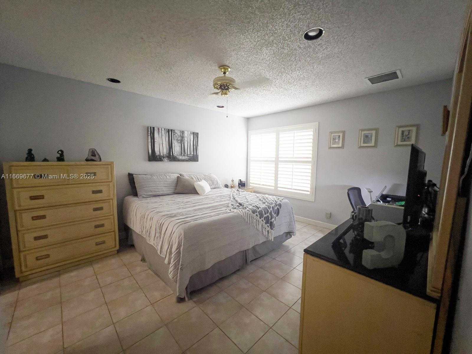 Small Image of 2051 NW 35th Terrace, Coconut Creek, FL 33066, USA Number 12