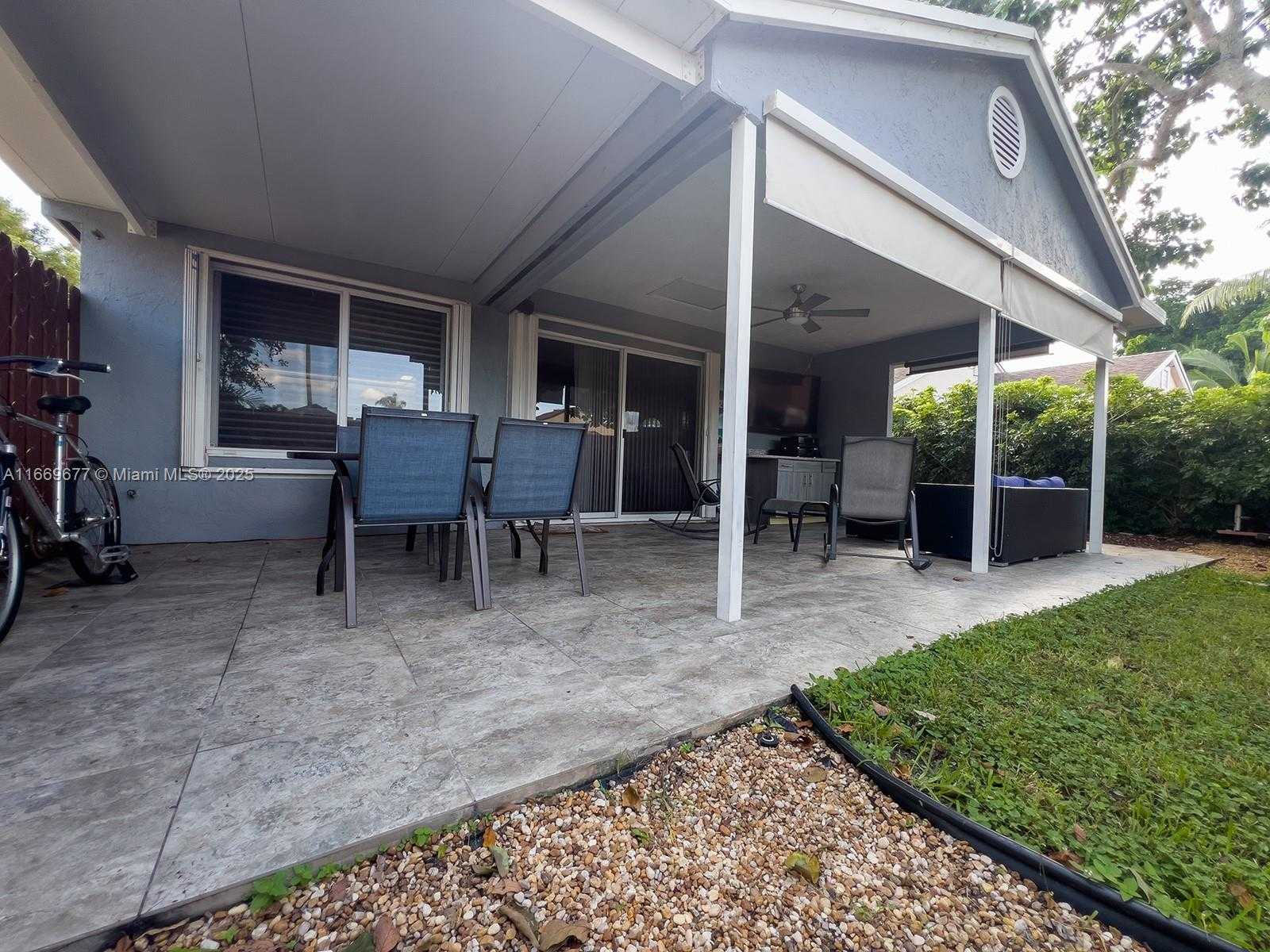 Small Image of 2051 NW 35th Terrace, Coconut Creek, FL 33066, USA Number 2