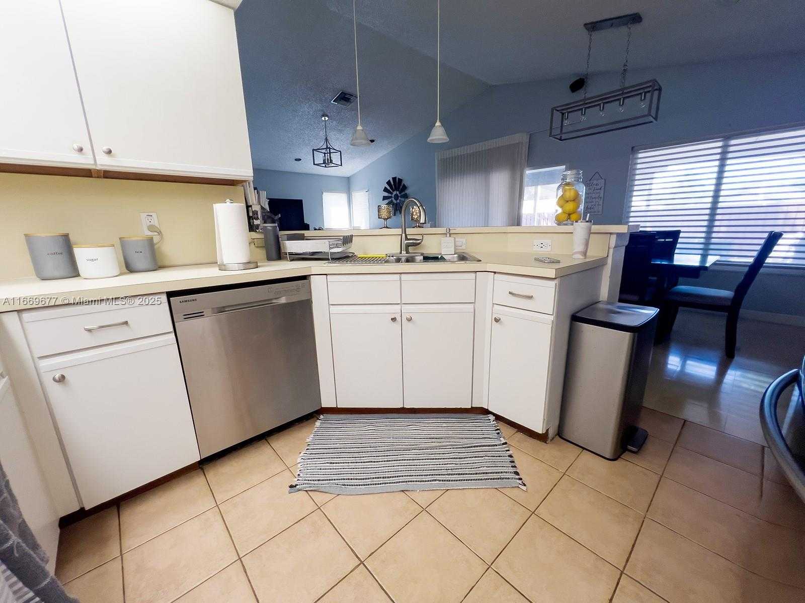 Small Image of 2051 NW 35th Terrace, Coconut Creek, FL 33066, USA Number 8