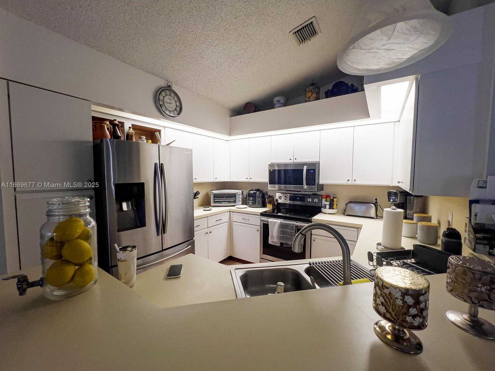 Small Image of 2051 NW 35th Terrace, Coconut Creek, FL 33066, USA Number 9