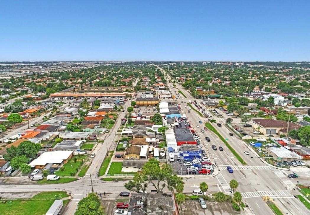 Small Image of 4264 EAST 8 CT, Hialeah Number 12