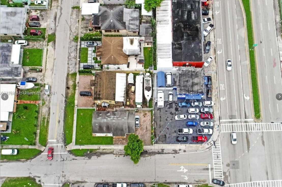 Small Image of 4264 EAST 8 CT, Hialeah Number 4