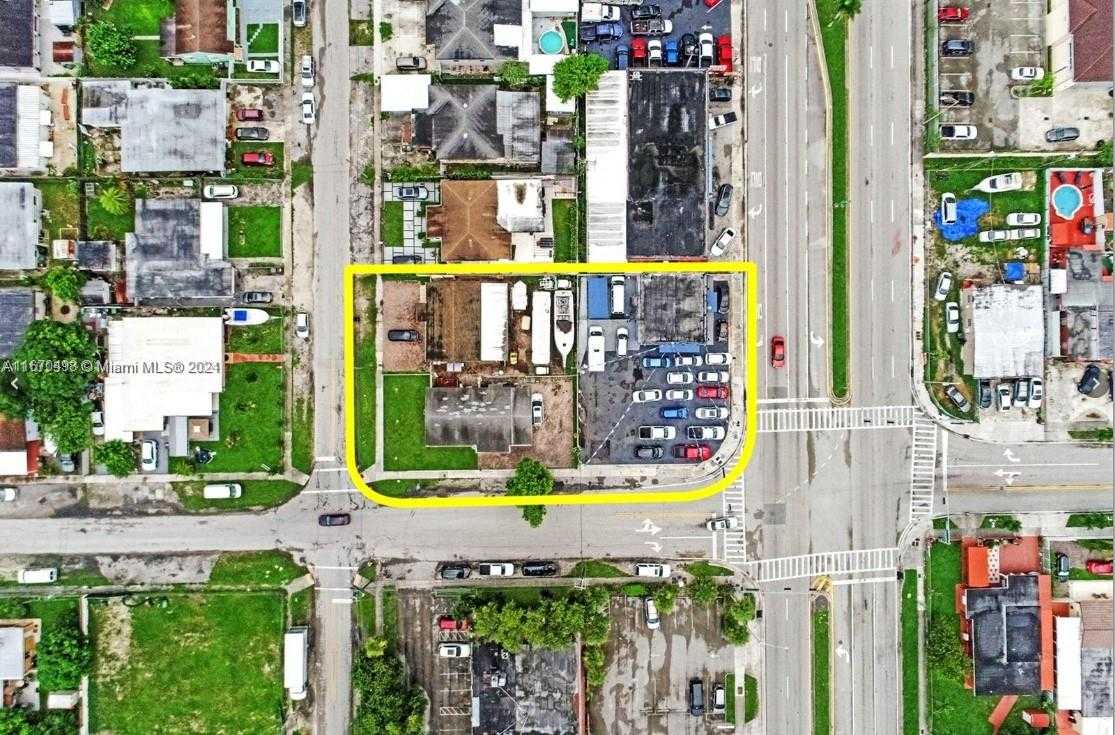 Small Image of 4264 EAST 8 CT, Hialeah Number 5