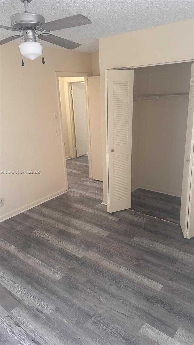 Small Image of Miramar Number 16