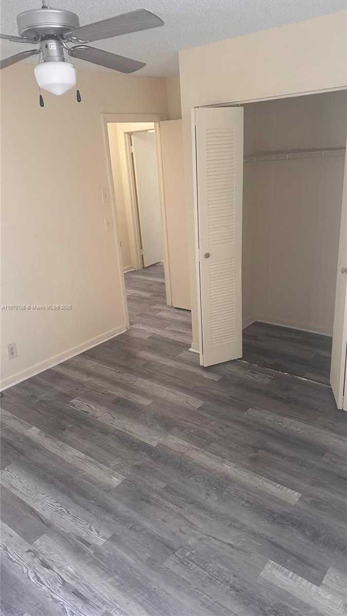 Small Image of Miramar Number 9