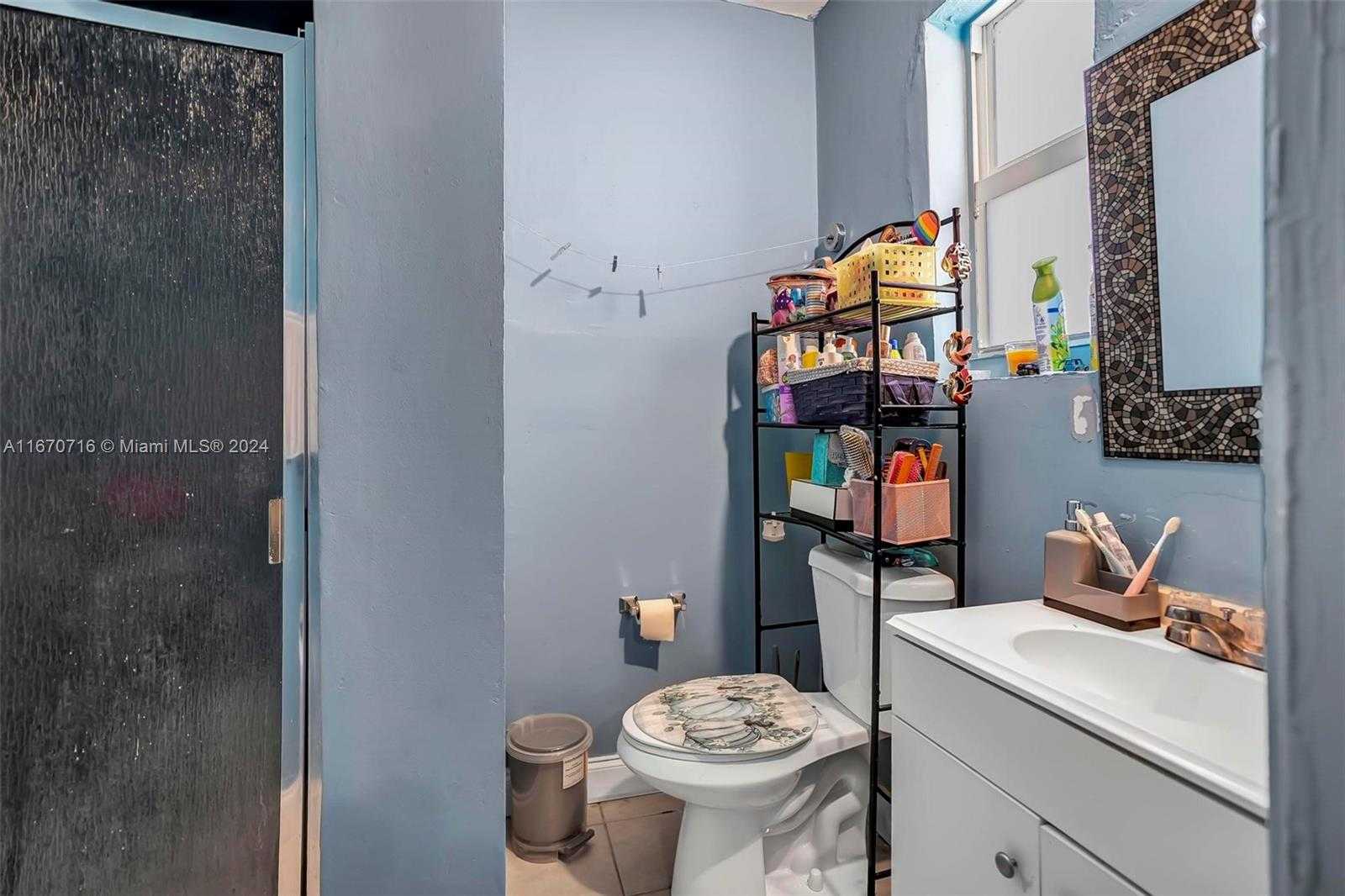 Small Image of 1369 BIARRITZ DR, Miami Beach Number 15